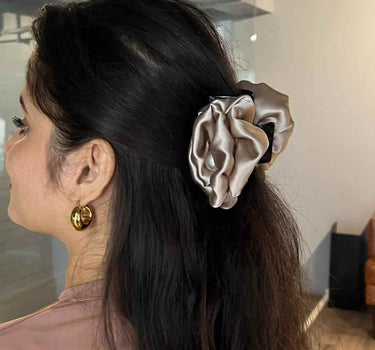 Fluer Pearl Claw | Nish Hair X Threads by Dinckle