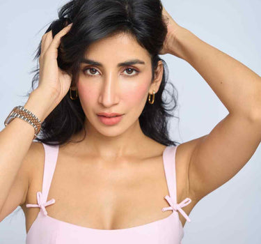 Pushed Back Bombshell Silk Base Topper